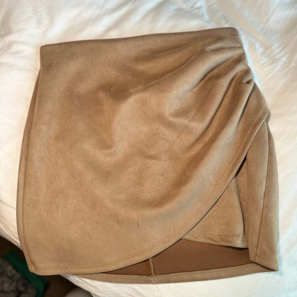 Women’s beige/tan mini skirt